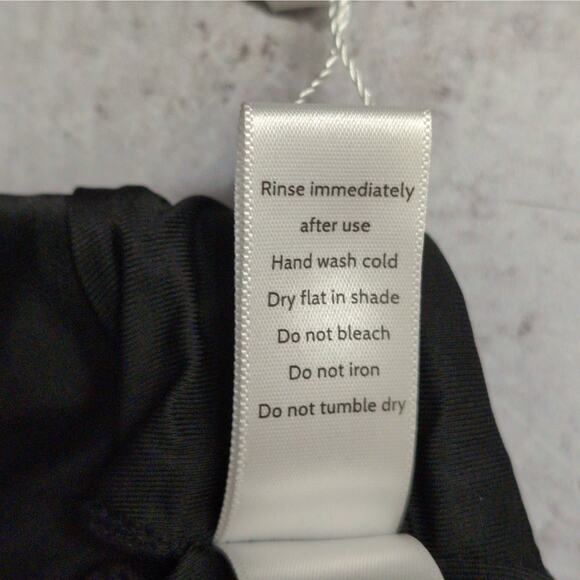 Andie Belmar Top Black Bikini Swimwear Bathing Suit Twisted V Neck Size M New - Picture 7 of 10